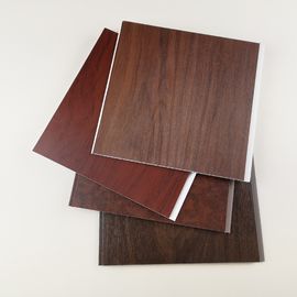 الألواح الخشبية الداكنة اللون PVC الجدار ، بولي كلوريد الفينيل الجدار الكسوة للفندق أو المنزل